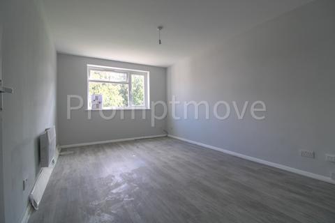 2 bedroom maisonette to rent, Copenhagen Close Luton LU3 3TG