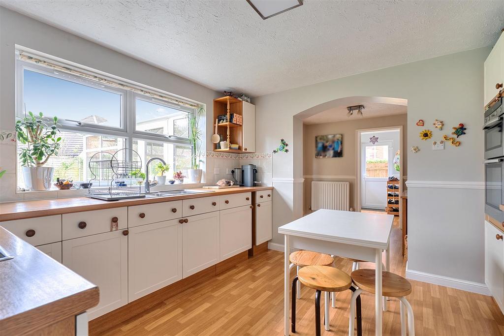 Kitchen / Breakfast Room