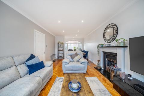3 bedroom semi-detached house for sale, Queens Walk, Ruislip