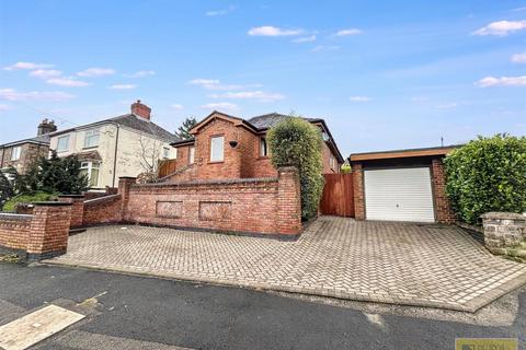 2 bedroom detached bungalow for sale, Washerwall Lane., Werrington, Stoke-On-Trent
