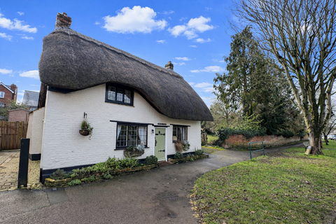 2 bedroom detached house for sale, Main Street, Buckingham MK18