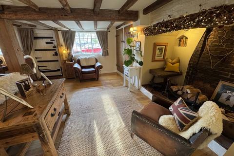 2 bedroom detached house for sale, Main Street, Buckingham MK18