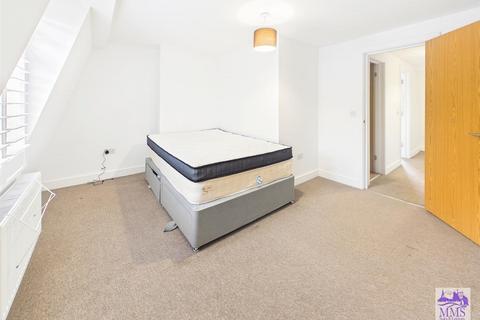 2 bedroom flat for sale, High Street Rochester