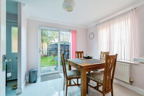 3 bedroom end of terrace house for sale, Middle Leaze, Chippenham