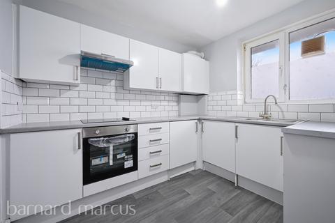 2 bedroom flat for sale, Weydown Close, London