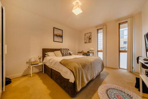 2 bedroom apartment to rent, Crampton Street, London, SE17