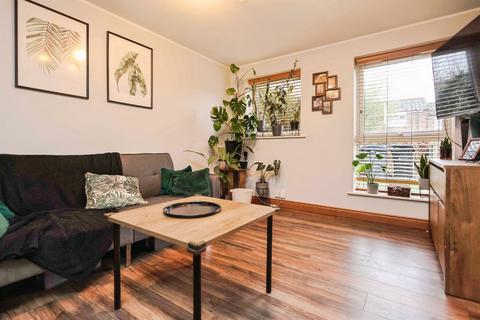 3 bedroom semi-detached house for sale, Dimmingsdale Bank, Quinton, BIRMINGHAM