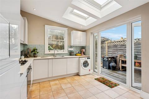 1 bedroom apartment for sale, Bennerley Road, SW11