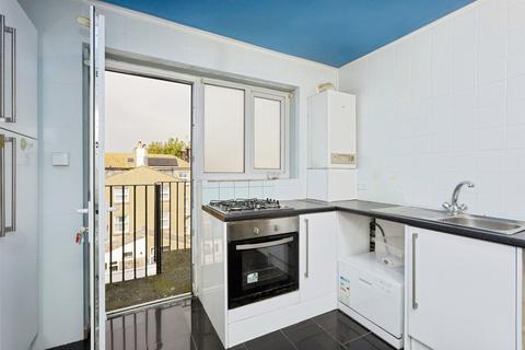 2 bedroom flat for sale, The Residence, Eastbourne