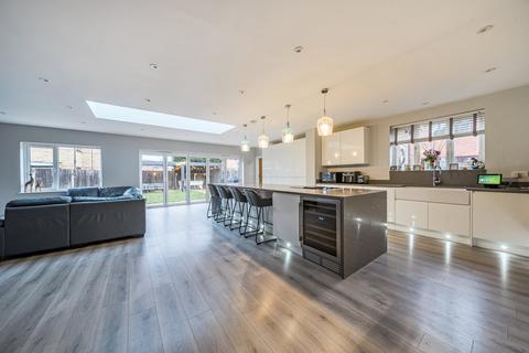 4 bedroom detached house for sale, Brook Street, Stotfold, Hitchin, SG5