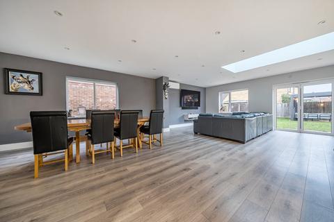 4 bedroom detached house for sale, Brook Street, Stotfold, Hitchin, SG5