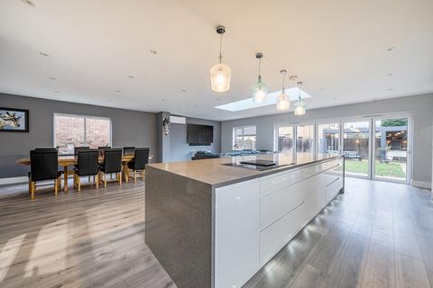 4 bedroom detached house for sale, Brook Street, Stotfold, Hitchin, SG5