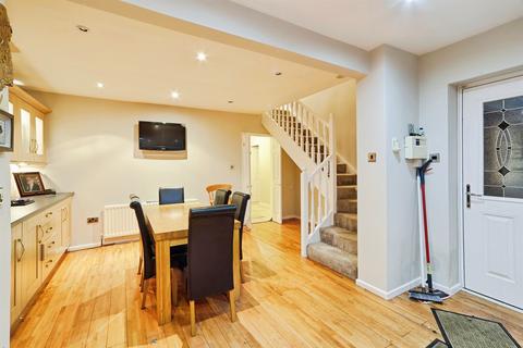 4 bedroom bungalow for sale, Ring Road, Seacroft, Leeds