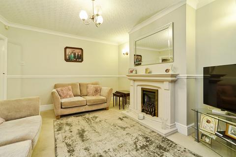 4 bedroom bungalow for sale, Ring Road, Seacroft, Leeds