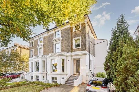 2 bedroom apartment to rent, Spencer Road London