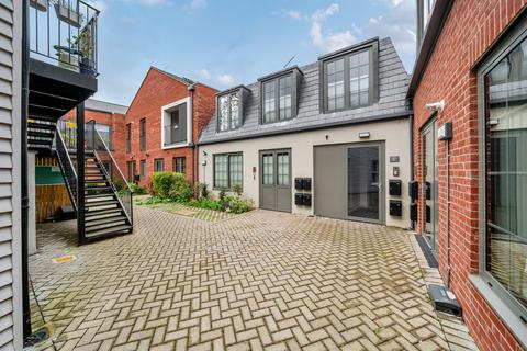 Dukes Mews, London
