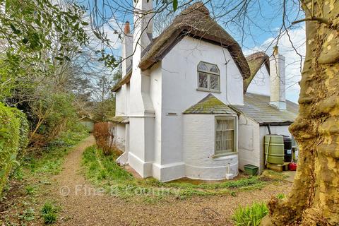 3 bedroom detached house for sale, Wyatts Lane, Northwood, Isle of Wight