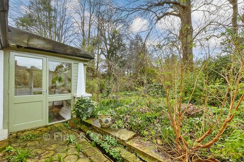 3 bedroom detached house for sale, Wyatts Lane, Northwood, Isle of Wight