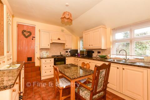 3 bedroom detached house for sale, Wyatts Lane, Northwood, Isle of Wight
