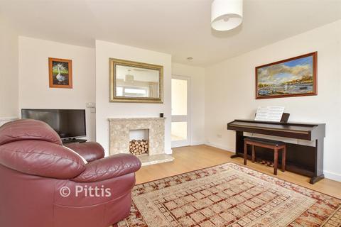 3 bedroom semi-detached house for sale, Mountbatten Drive, Newport PO30
