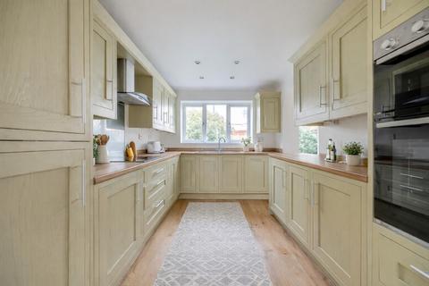 4 bedroom detached house for sale, First Avenue, Hampshire PO9