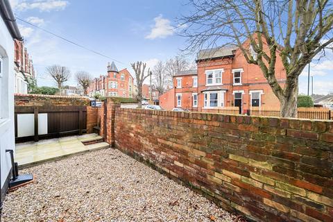 3 bedroom end of terrace house for sale, Woodborough Road, Nottingham, Nottinghamshire