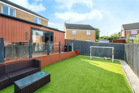 undefined, Maes Brynach, Brynmenyn, Bridgend
