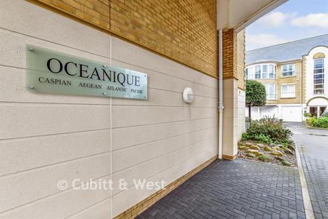 2 bedroom flat for sale, Atlantic House, Rustington BN16