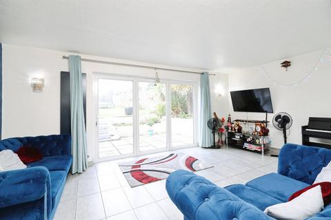 5 bedroom semi-detached house for sale, Sawpit Hill, Hazlemere, High Wycombe