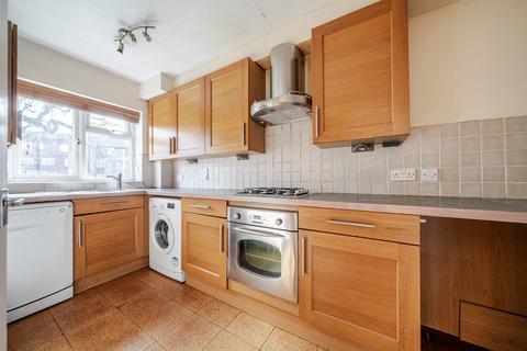 2 bedroom ground floor flat for sale, Hamilton Road, London