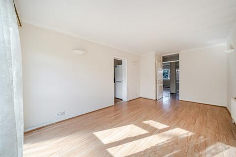 2 bedroom ground floor flat for sale, Hamilton Road, London