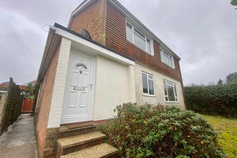 2 bedroom maisonette to rent, Fern Road, Hythe, Southampton