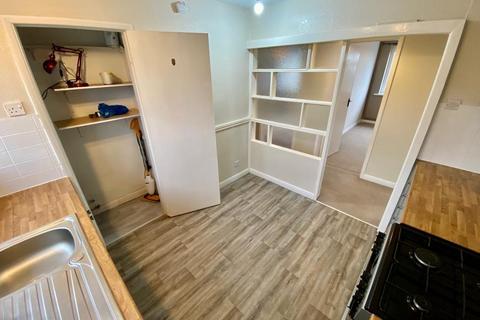 2 bedroom maisonette to rent, Fern Road, Hythe, Southampton