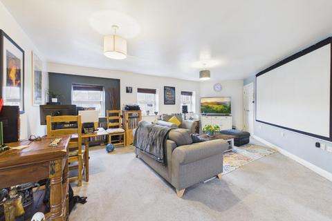 2 bedroom flat for sale, Littlelands, Cottingley