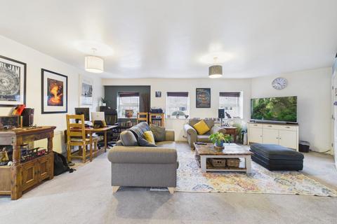 2 bedroom flat for sale, Littlelands, Cottingley