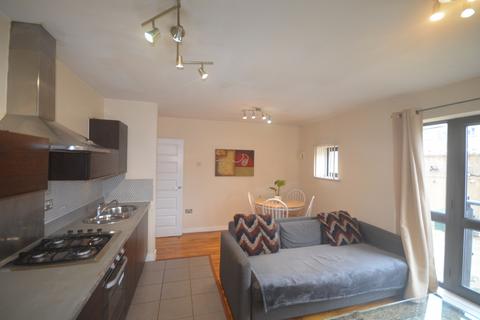 1 bedroom flat to rent, 5-7 Parham Drive, IG2