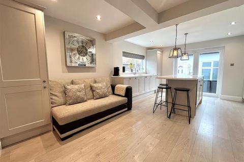 undefined, Sinderland Road, Broadheath, Altrincham