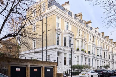 5 bedroom house to rent, Stafford Terrace, London, W8