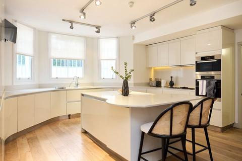 5 bedroom house to rent, Stafford Terrace, London, W8