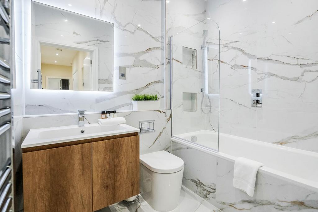 Bathroom - Roomsp...