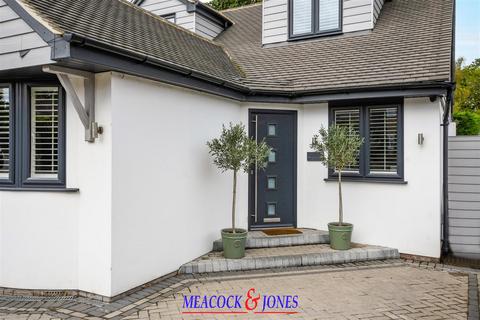 4 bedroom detached bungalow for sale, Hunter Avenue, Shenfield, Brentwood