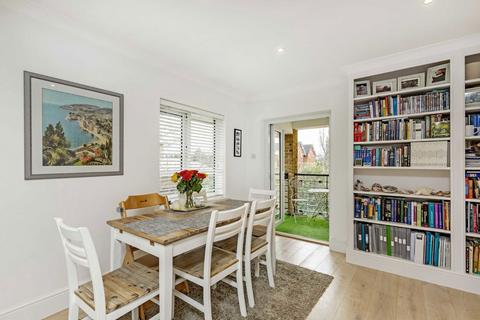 2 bedroom flat to rent, Edge Hill, London SW19