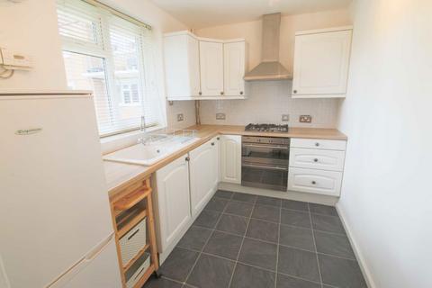 2 bedroom flat to rent, Glenmill, Hampton TW12