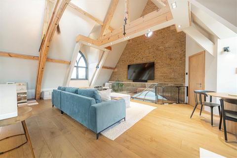 2 bedroom flat for sale, Station Road, Teddington TW11