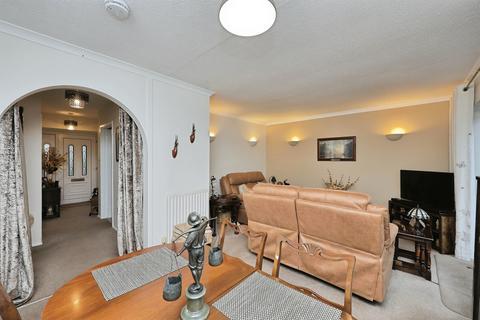 2 bedroom semi-detached bungalow for sale, Blithemeadow Drive, Norwich