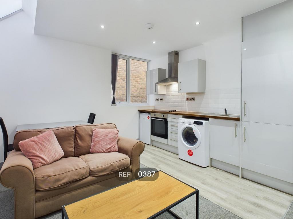 Kitchen &amp; Living area