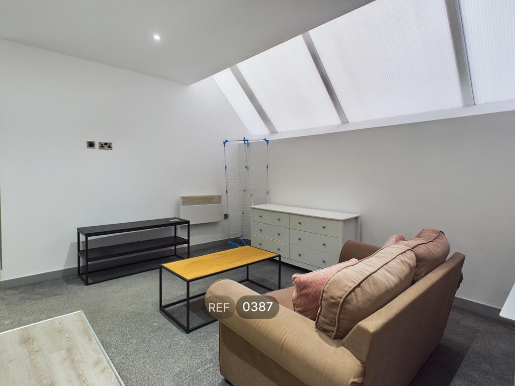 Kitchen &amp; Living area