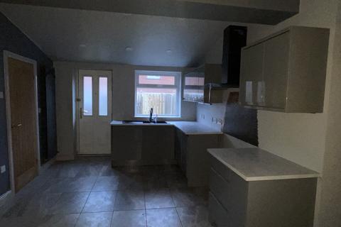 2 bedroom terraced house for sale, Moorland Avenue, Gildersome, Leeds