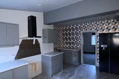 2 bedroom terraced house for sale, Moorland Avenue, Gildersome, Leeds