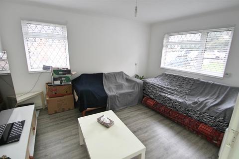 1 bedroom flat to rent, Vega Road, Bushey WD23